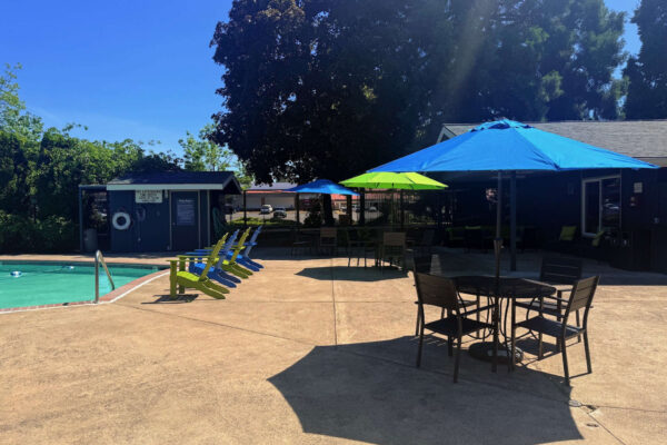 centennial_pool04